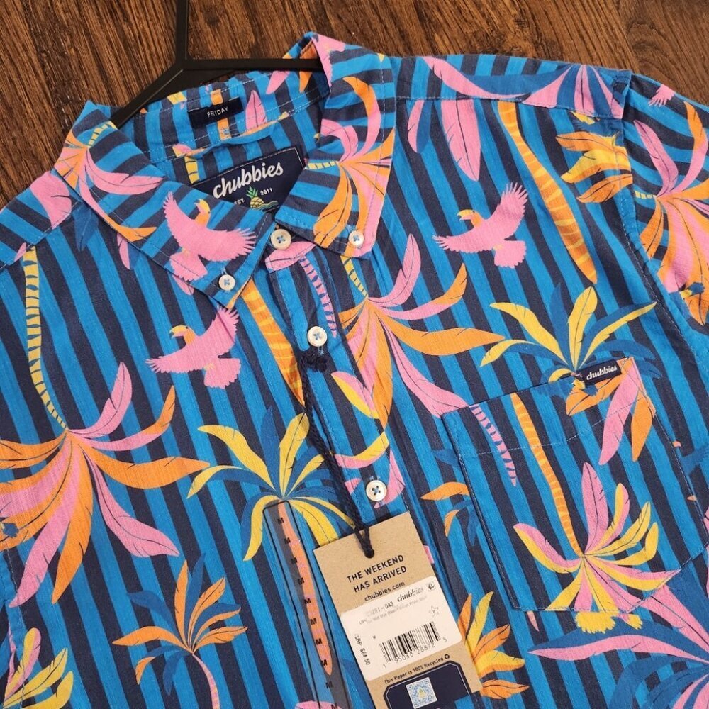 Chubbies NWT The Wild Blue (Resort Weave Friday Shirt) Toucan & Palm Trees Med